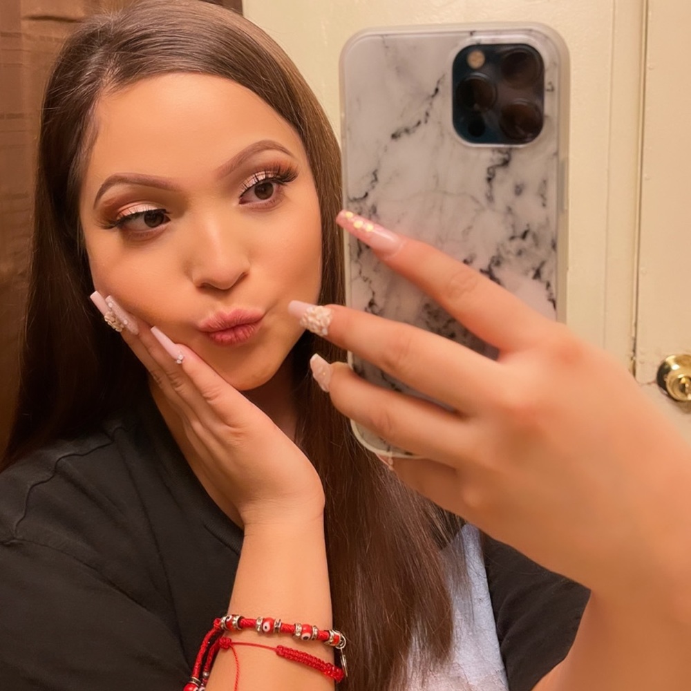 Meet your Posher, Giselle